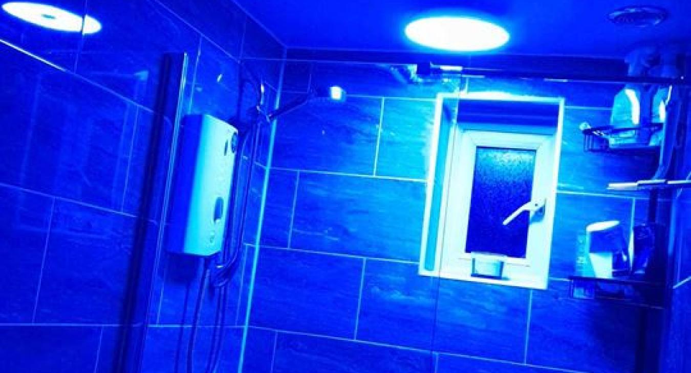 RGB LED bluetooth bathroom speaker light installed in Hoo